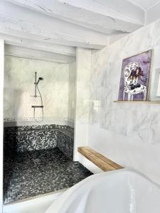 Maisons de vacances Manoir medieval art deco - Logis des 3 Artistes : photos des chambres
