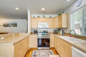 Half Mi to Beach: Rockaway Beach Home w Grill!