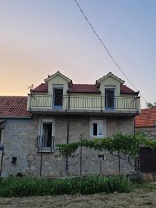 Mara village house