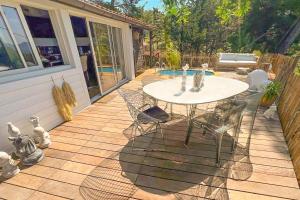 Campings Chalet, Oasis et vue mer,proxi circuit Paul Ricard : photos des chambres