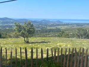 Campings Chalet, Oasis et vue mer,proxi circuit Paul Ricard : photos des chambres