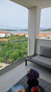 Apartment Sara with Sea View