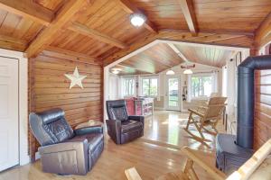Cozy Lake Champlain Cottage with Private Beach!