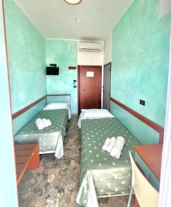 Twin Room room in Hotel Vernel
