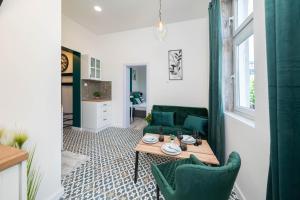 Apartment in the Heart of the Top Center