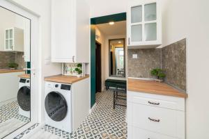 Apartment in the Heart of the Top Center