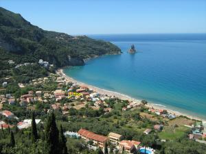 Holiday House Litsa 50 metres from Agios Gordios Beach 2br