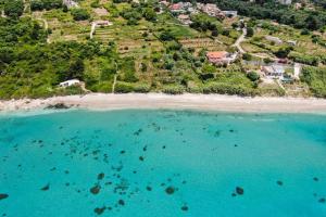 Villa Nikolas stone house with stynning seaview