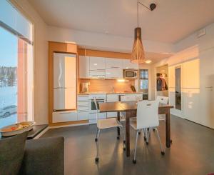 Porokello, talvikaudella 2 hissilippua, 2 skilift-tickets in winter