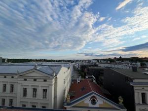 Helle großzügige Dachgeschoss Wohnung I Parkplatz I Schloss Blick #Cosiness Company