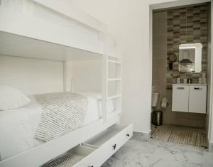 New 4 BR penthouse at playa Bonita with Jacuzzi