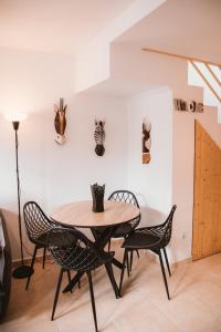 Casadiella, apartamento con terraza y piscina, playa 3 km VUT-5630-AS