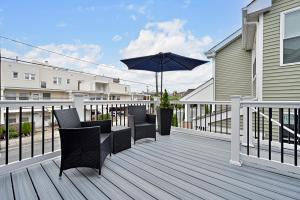 Special Beach Cottage with Deck
