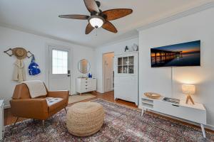 Special Beach Cottage with Deck