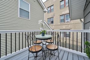 Special Beach Cottage with Deck