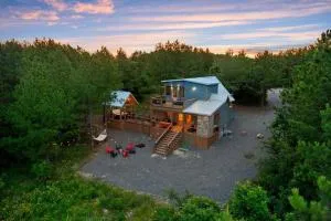Lux Hochatown Cabin! 5 minutes to town-Hot Tub-Fire Pit-Game Room-Mtn Views - Грант