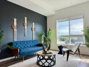 Modern Hollywood Home Sunset View & Free Parking - Hollywood