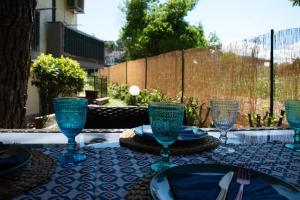 la casetta bamboo " 50 mt dal mare" incluso ombrellone e 2 lettini nello stabilimento