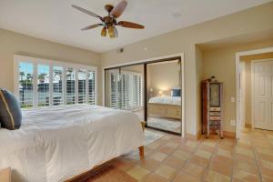 La Quinta Tennis Villa steps to the resort!