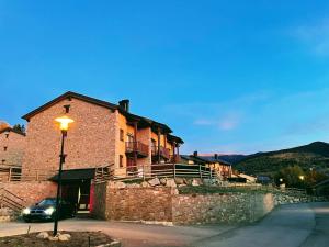 Appartements Apartamento renovado con jardin privado, parking ,wifi y piscina : photos des chambres