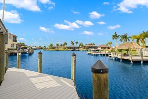STUNNING, Gulf Access, Breath taking Views, Heated Pool and Spa - Sunlight Landing - Roelens