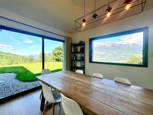 Villas Maison moderne avec vue imprenable - 5min du lac : photos des chambres