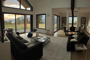 Villas Maison moderne avec vue imprenable - 5min du lac : photos des chambres