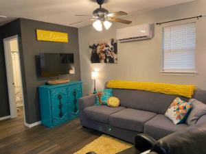 Tiny farm home on 225 acres, 28 miles from Durant, Pet friendly