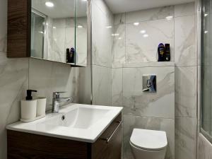 Cozy Stay in Kos Old Town, Walk to Everything