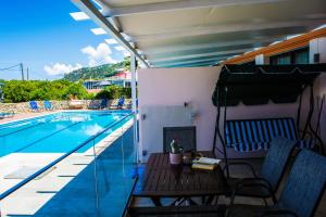 Fanis seafront apartments