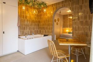 Appartements Love Room Suite Bali - Auray en Bretagne : photos des chambres