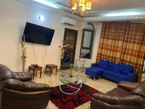 Chris Complex Executive Stays -Luxury Furnished Apartments Guesthouse In Yaounde - Simbok