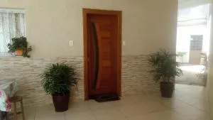 Casa BH Arcondicionado todos quartos e garagem - 贝洛奥里藏特