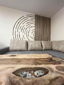 Top Center Retreat, Close to Main street, FREE Parking