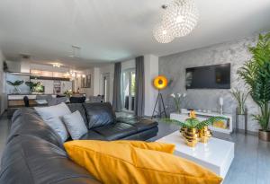 Ledenko Holiday Home Private Pool & Jacuzzi