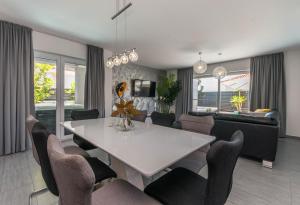 Ledenko Holiday Home Private Pool & Jacuzzi