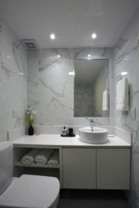 Stay, feel & live the golden aura of Palermo Hollywood