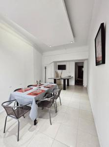 Amplia casa ubicada en el centro 2Pax - By Inside