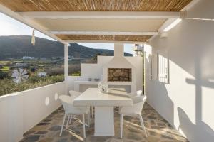 Annetas House - Cycladic Home with Pool , Paros