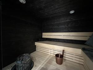 Hieno asunto hyllykalliolla