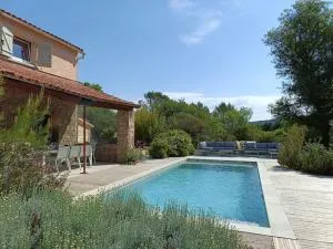 Villa de charme avec piscine en plein cœur du Var - Forcalqueiret