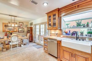 Redlands Home with Community Perks 1 Mi to Downtown