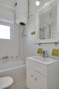 Academia stay ήσυχα & στο Κέντρο