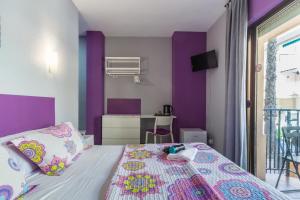 Deluxe Double Room with Balcony room in Pensión Tropical