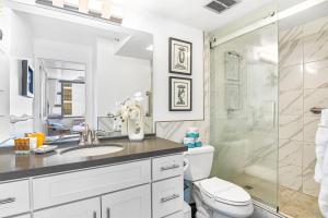 Waikiki Beach Ocean View King Bed & Free Parking