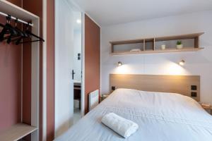 Campings Camping 4 etoiles Piscines et Plage 3 chambres 6 pers - Mallet : photos des chambres