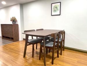 Cozy home in city center with free parking -1D