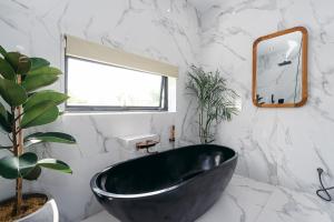 Villa Lea - Bright Luxury 2BR Villa in Quiet Part of Canggu