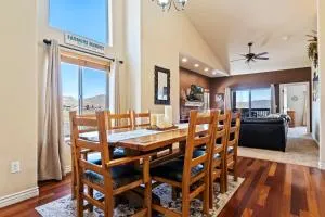 Powder Reflections by KABINO 1.5 miles to Deer Valley Gondola Ping Pong Theater Room WiFi Jordanelle - Provo