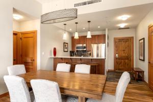 Slope-Side Oasis Capitol Peak Lodge #3028